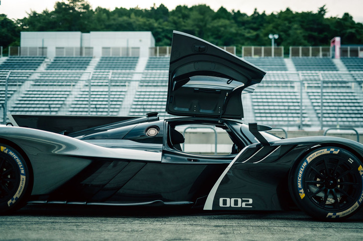 アストンマーティン・ヴァルキリーAMR Pro（ガルウイングドア）