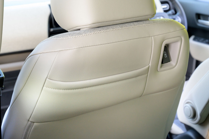 前席背面にはUSBタイプCポートを搭載している（運転席、助手席に各1つずつ）。