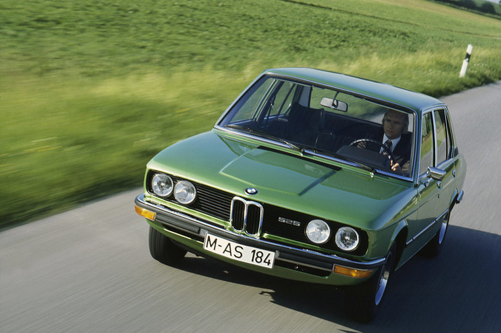 1972～1981年にかけて販売された初代「BMW 5シリーズ」。