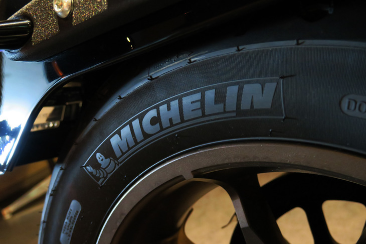 ハーレーダビッドソン・ローライダーS（リアタイヤ）