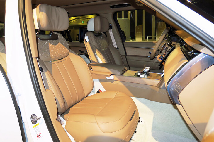 ランドローバー・レンジローバーSV P530（フロントシート）