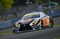 GT300クラスを制したNo.51 JMS P.MU LMcorsa RC F GT3（中山雄一／坪井 翔）。レース終盤、ピットワークの短縮が功を奏した。