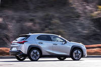 特徴的な前後のフェンダーデザインは、「エアロスタビライジングアーチモール」と呼ばれる。ボディーサイドの空気を、走行中スムーズに後方へと導く役割を持っている。