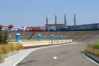 旧リンゴット工場ビルのアイコンである屋上テストコース。同時に50台が出荷前テストを実施できた。2024年7月。