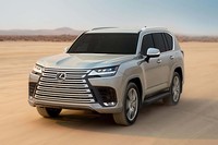新型「LX」は、レクサスブランド初のSUVとして1996年に北米でデビューして以来、4代目にあたるモデル。先に発売された新型「NX」に続く新世代レクサスの第2弾と位置づけられている。