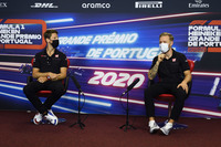 ポルトガルGP直前の10月22日、ハースのロメ・グロジャン（写真左）とケビン・マグヌッセン（同右）が今季末でチームを離れることを発表。グロジャンはチーム参戦初年度の2016年から、マグヌッセンは翌年からこのアメリカ発の新興チームで戦ってきた。コロナ禍で台所事情が厳しくなったことが大きな要因といわれるが、新レギュレーションが始まる2022年に向けて新たなドライバーと手を組むということは、ハースにとって悪い決断でもない。来季誰がシートにつくかは未定だが、ミック・シューマッハーらフェラーリ育成ドライバーが起用されるのではとうわさされている。ポルトガルGPではグロジャンが予選18位から17位、マグヌッセンは同19位から16位。今季はポイント3点でコンストラクターズランキング9位と苦しい戦いが続いている。（Photo＝Haas）