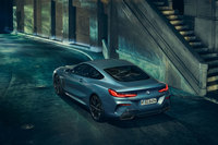 エアブリーザーや20インチMライトアロイホイールをブラックとした「M850i xDriveファーストエディション」。全世界400台の販売で、日本では右ハンドル仕様が8台、左ハンドル仕様が2台の計10台が販売される。