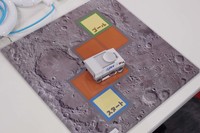 トヨタのコーナーから。月面探索のクルマを題材に、プログラミングを学ぶことができる。