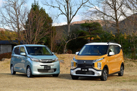新型「三菱eKワゴン」（写真左）と新型車の「eKクロス」（同右）。