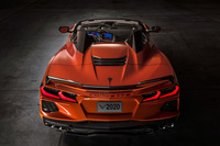 GMが新型「コルベット」のオープンモデルを発表　レースカーの「C8.R」も同時に公開の画像