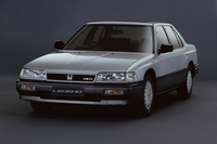 1985年10月に登場し、11月に発売された初代「レジェンド」。レジェンドは今年で誕生30周年を迎える。
    