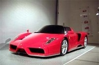 
	世界に先駆けて披露された、フェラーリの次期最新モデル「FX」
	 