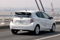 【テスト車のオプション装備】
ボディーカラー（ライムホワイトパールクリスタルシャイン）＝3万1500円／ツーリンパッケージ＝11万250円／スマートエントリーパッケージ＝5万3550円／アドバンストディスプレイパッケージ＆ナビレディーパッケージ＝7万4550円／ビューティーパッケージ＆運転席・助手席シートヒーター＆排気熱回収器＝4万8300円／SRSサイドエアバッグ＆SRSカーテンシールドエアバッグ＝4万2000円