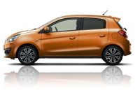 新色の「サンライズオレンジメタリック」。