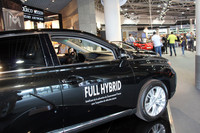 ドアには「公国によるエコカー奨励金あります」のサインが。
