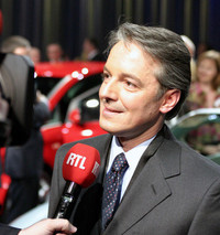 ねっ、マイケル・J・フォックスみたいでしょ、ギューナックさん。タレント並みのいい男。それよっか翻訳してくれた人が言ってたけど「言葉選びが超適切で凄く頭いい！」ってさ。相当な年俸で引き抜かれたんではあるまいか？