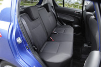 後席は、6:4の分割可倒式。「XL」と「XS」グレードでは、2段階のリクライニングが可能。
