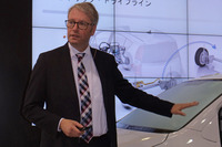 10月29日に行われたプレスカンファレンスではZFのシュテファン・ゾンマーCEOが登壇した。