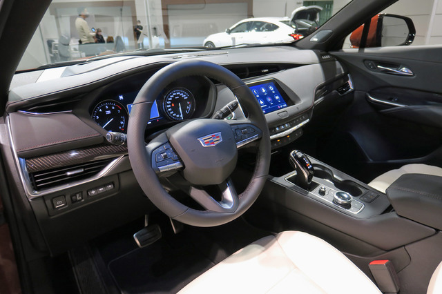 キャデラックxt4スポーツ 内装 外装など33枚 画像 写真 Webcg