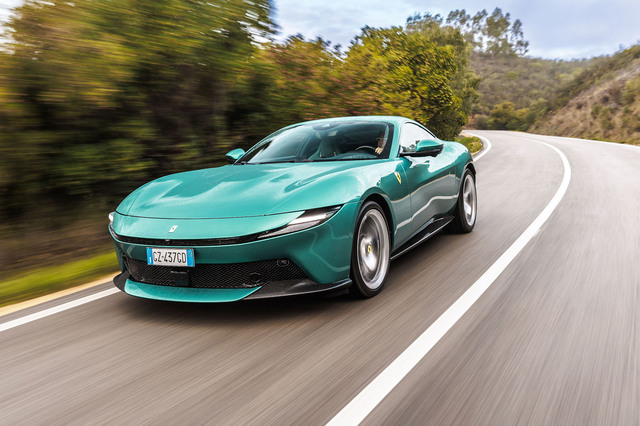 サーキット仕様のアクセラとアテンザ登場【東京オートサロン2014