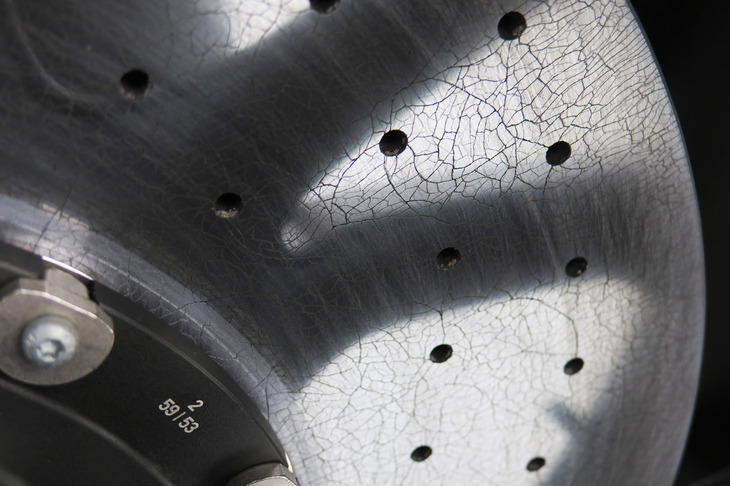 レンジローバー・スポーツSVエディションワン（カーボンコンポジットブレーキディスク）