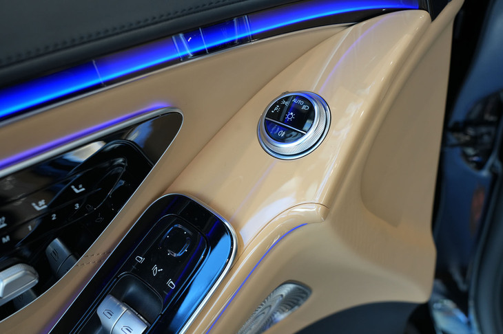 Limited Edition Maybach by Virgil Abloh（ドアアームレスト）