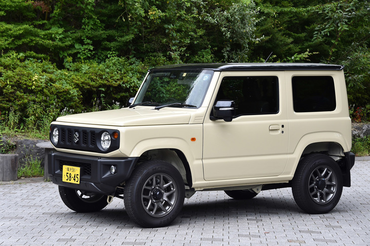 久々に一新されたスズキの本格“軽”オフローダー「ジムニー」。新型は、1.5リッターエンジンを搭載する「ジムニーシエラ」とともに、2018年7月に発売された。