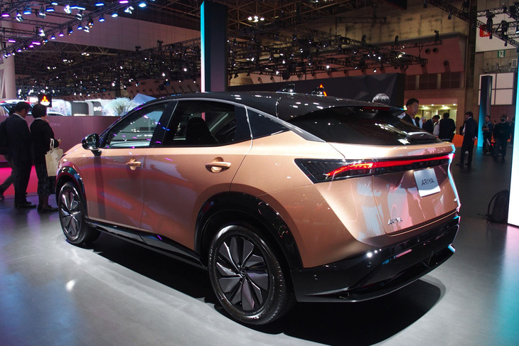 日産アリアB9 e-4ORCE