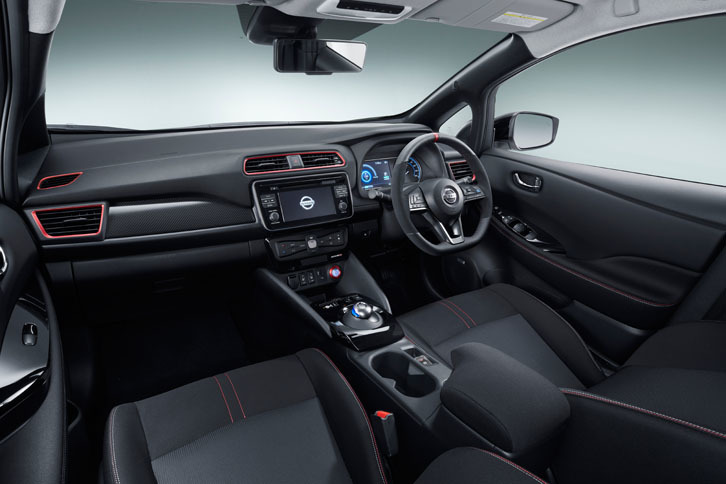 「リーフNISMOコンセプト」のインテリア。