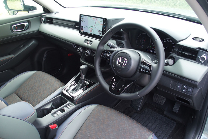 ホンダ・ヴェゼルe：HEV X HuNTパッケージ（インテリア）