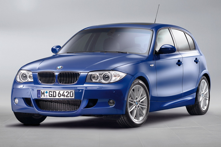 J氏が少し前に購入したという「BMW 130i Mスポーツ」。自然吸気の3リッター直6エンジンを搭載する、マニア泣かせなスポーツコンパクトだ。初期型のトランスミッションは、MTのみの設定だった。