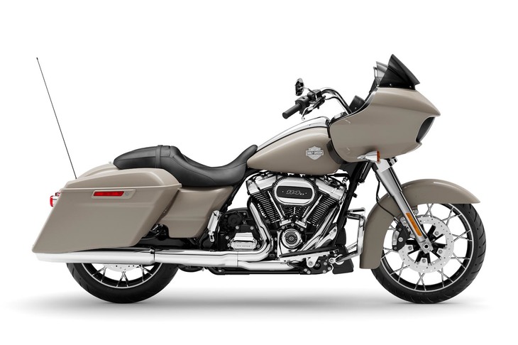 ロードグライド スペシャル（写真の車体色は新色「ホワイトサンドパール」）