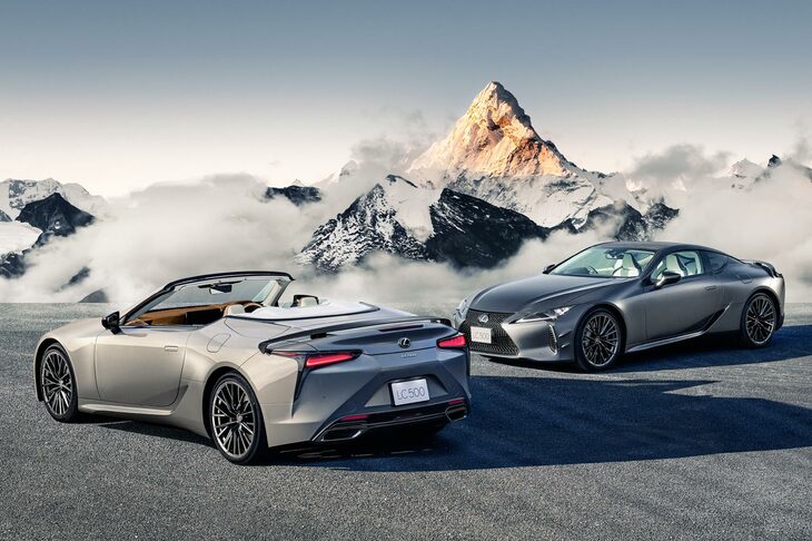 「レクサスLC500“ピナクル”」（写真右）と、「LC500コンバーチブル“ピナクル”」（同左）。