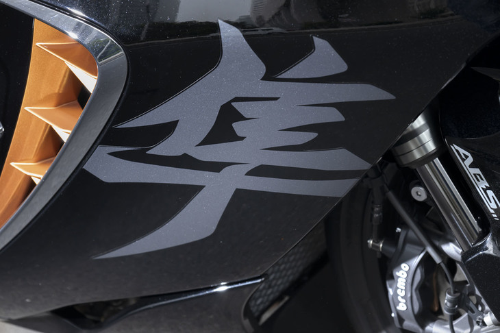 ひたすらに高速性能を追求したメガスポーツとして、1999年に登場した「スズキ・ハヤブサ」。現行型は3代目のモデルとなる。