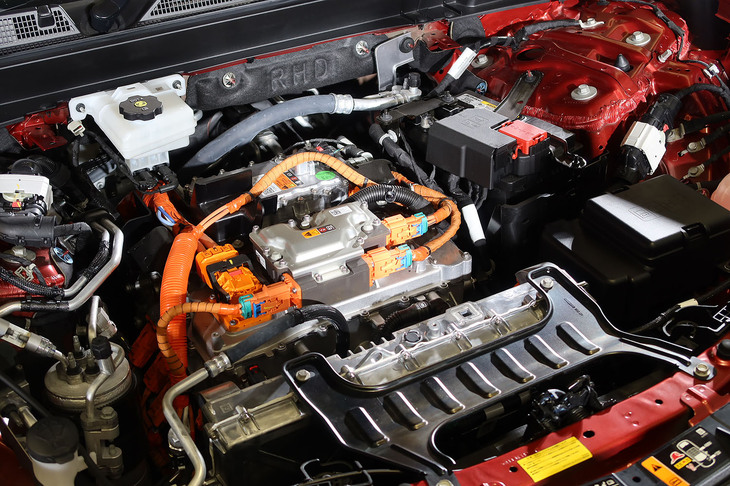 キャデラック・リリックV（ボンネット下の様子）