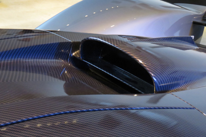 アストンマーティン・ヴァルキリー（エアインテーク）