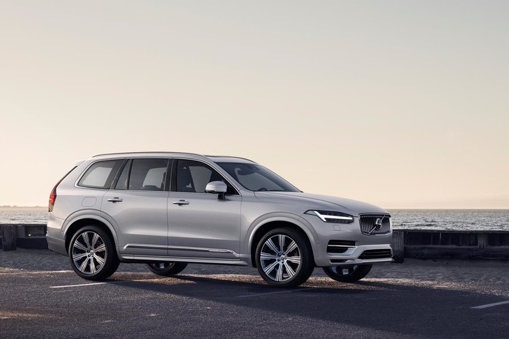 ボルボXC90 T8 Twin Engine AWDインスクリプション