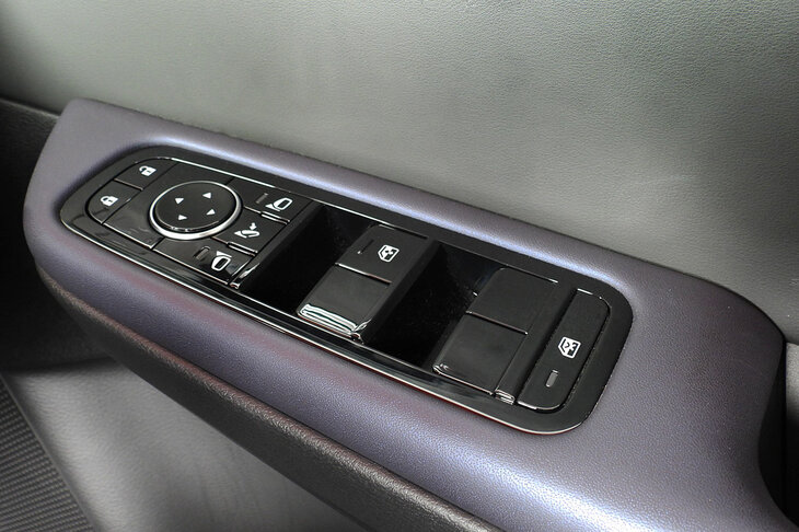 日産リーフB7 G（フロントドアコンソール）