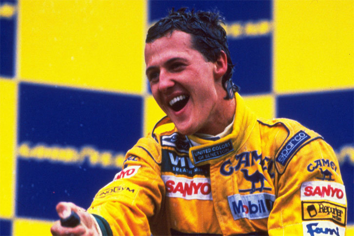 1992年のベルギーGPにて、自身初のF1優勝を喜ぶミハエル・シューマッハー。後に一時代を築くシューマッハーが初めて年間タイトルを獲得したのは、セナが事故死した1994年のことだった。