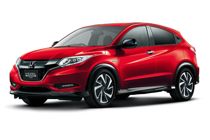 「ホンダ・ヴェゼル ハイブリッドRS・Honda SENSING」（ボディーカラーは、新色の「プレミアムクリスタルレッド・メタリック」）