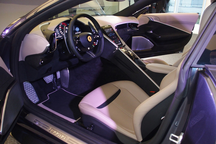 フェラーリ・ローマ（インテリア）