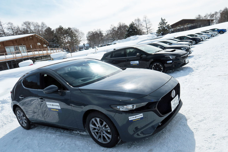 「ベクター4シーズンズGEN-3／GEN-3 SUV」の試走会は、冬の長野県・女神湖にて開催された。