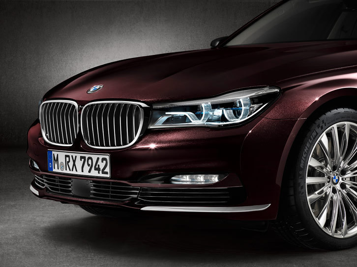 「BMW M760Li xDrive V12 Excellence」（欧州仕様車）