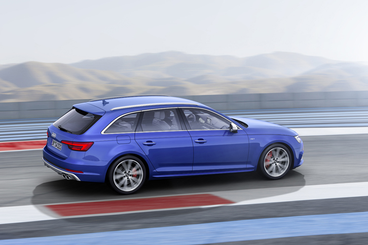 アウディS4アバント（エクステリア）