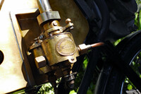 ロイヤルエンフィールドが“最初の一台”のレプリカを日本初公開　走る姿を披露の画像