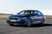 BMWが「5シリーズ セダン／ツーリング」をマイナーチェンジ　渋滞時ハンズオフ機能を採用