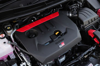 1.6リッター直3ターボエンジン「G16E-GTS」は、最高出力304PS/6500rpm、最大トルク400N・m/3250-4600rpmを発生する。