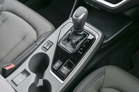 トランスミッションはCVTのリニアトロニック。従来モデルに対し、振動や騒音を低減する改良を施したという。