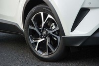試乗車のタイヤは「ミシュラン・プライマシー3」。サイズは前後ともに225/50R18。