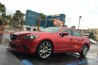 新世代のマツダ車は、カジノの街でもかなり新鮮に映る。